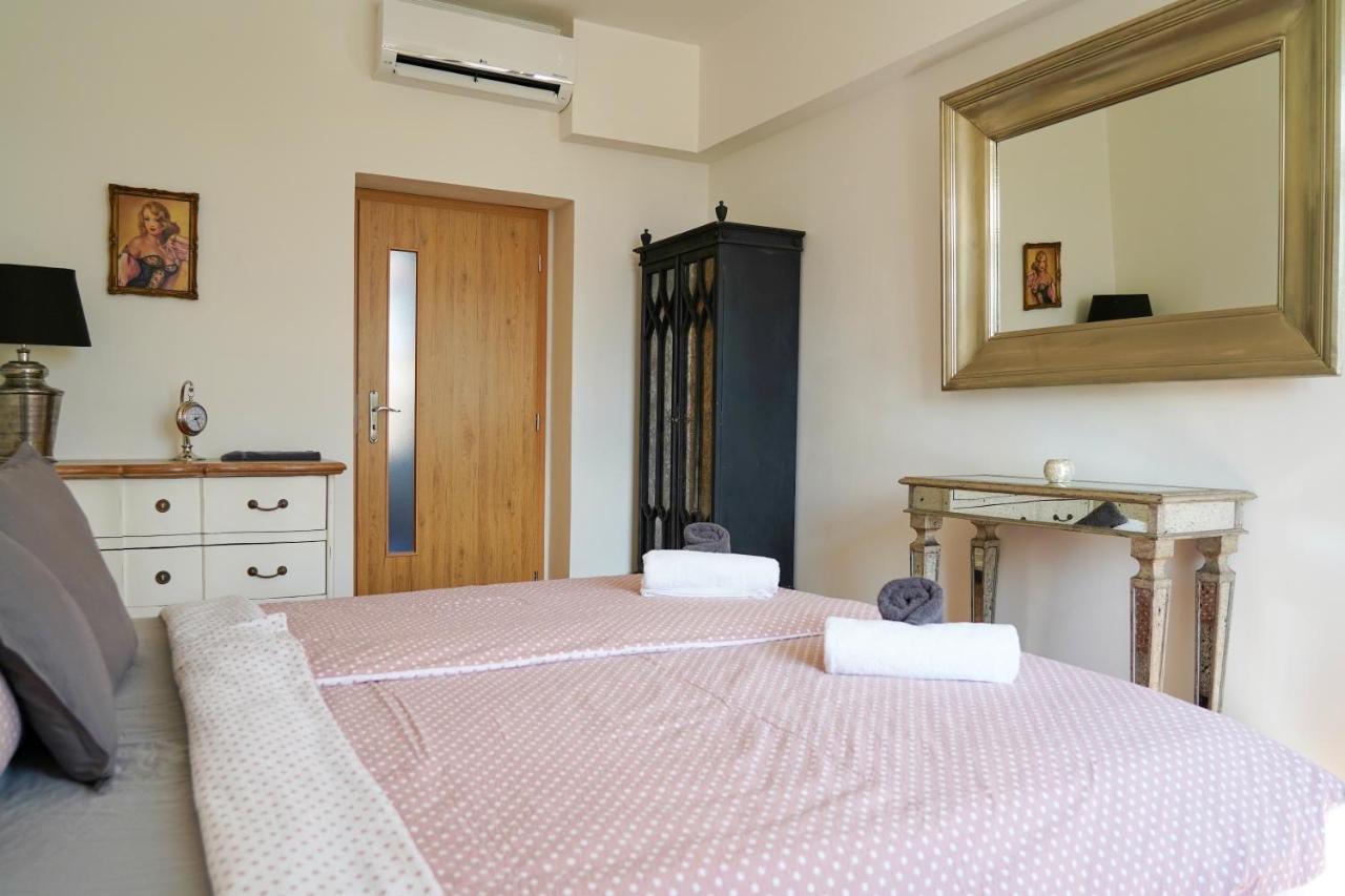 Apartman Praha Brevnov Ngoại thất bức ảnh
